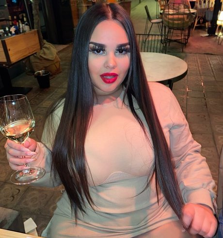 Curvyexoticaa pornstar pretty pictures