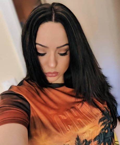 Anjadee model hd gallery