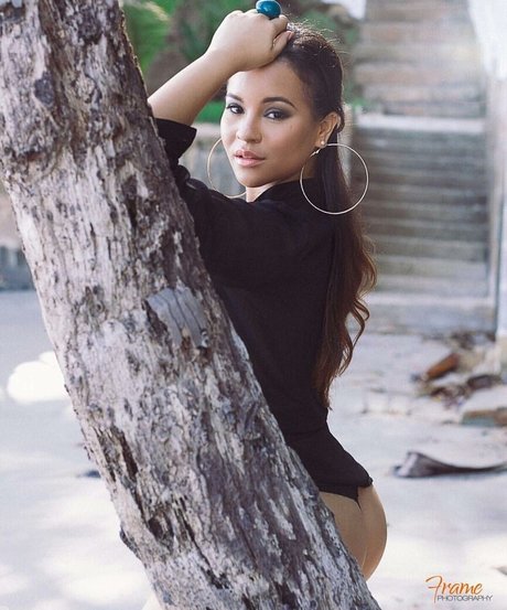 Toni Salina Chee Young nude star picture