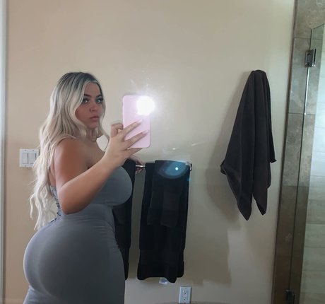 kaylanegs nice actress pic