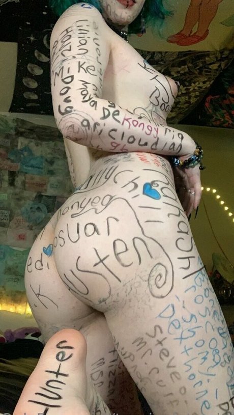 teasinglytrashed exclusive star pic