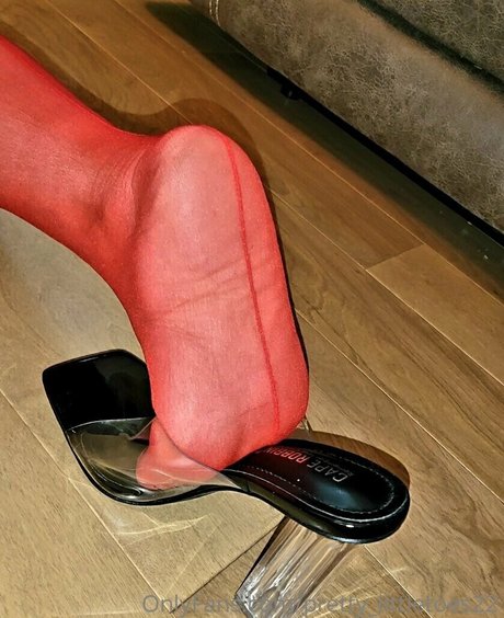 pretty littletoes22 star sexy gallery