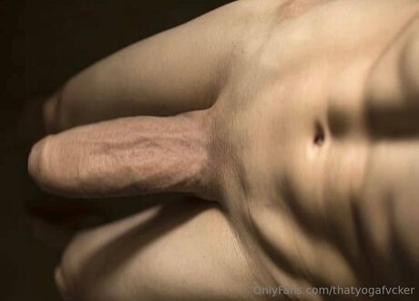 thatyogafvcker pornstar beautiful pic