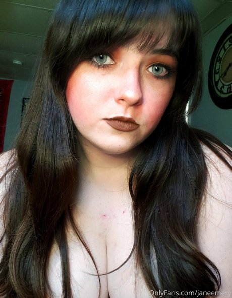 janeemery model beautiful img