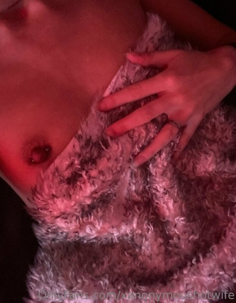 xanonymoushotwife xxx model picture