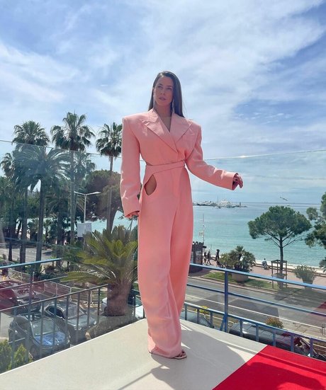 Vanessa Mai pornstar art photos