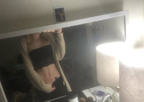 lovableliv naked model images