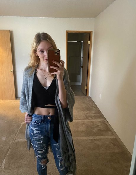 lovableliv porn actress galleries