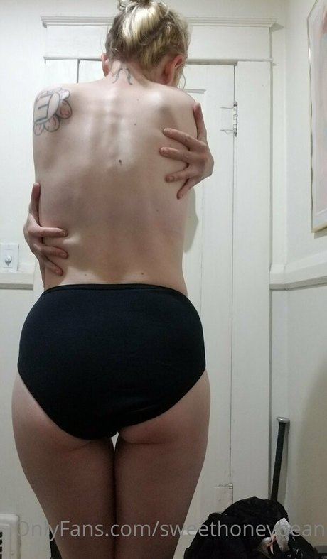 skinny shemale onlyfans sex image