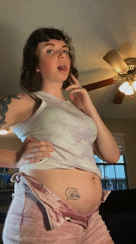 bigbellybenni star xxx galleries