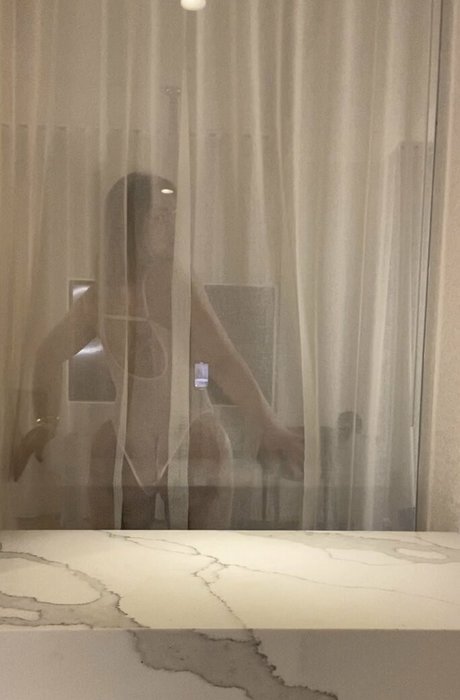 laurenpisciotta naked star image