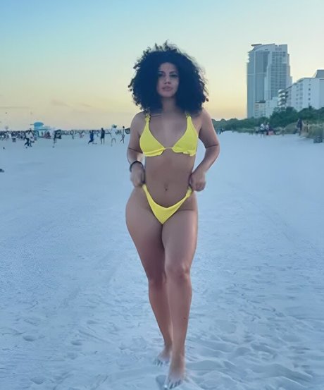 Amanda Carvalho nice pornstar img