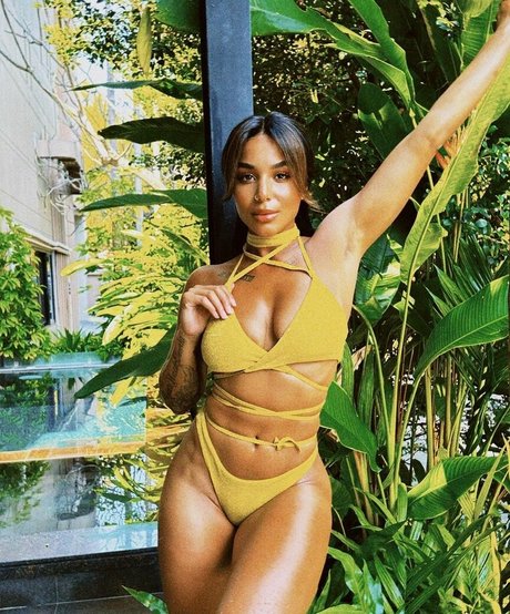 rayaadesouza high quality model images