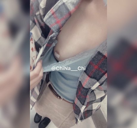 mahi1 0 model adult pic