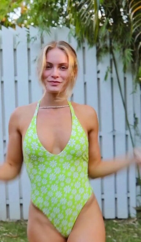 tattooed shemale onlyfans free pictures