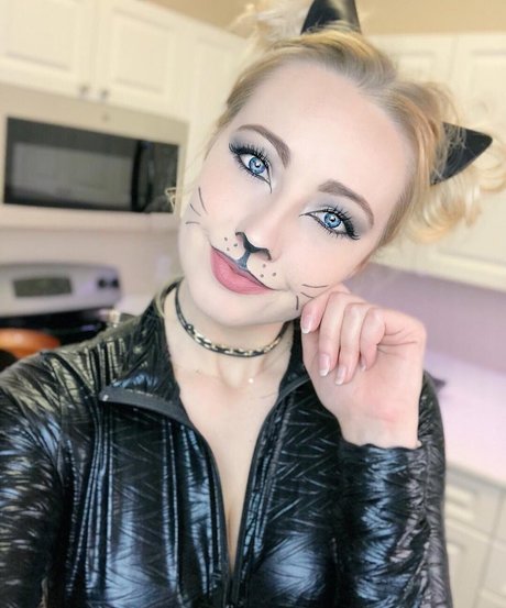 Cannibalqueen free actress galleries