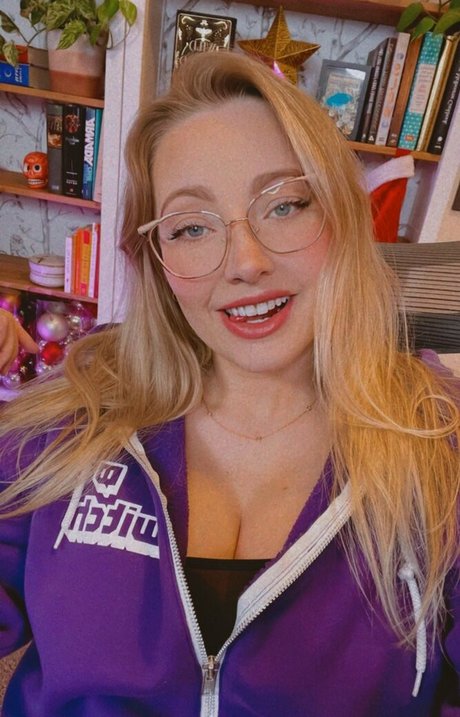 Cannibalqueen pornstar beautiful pic