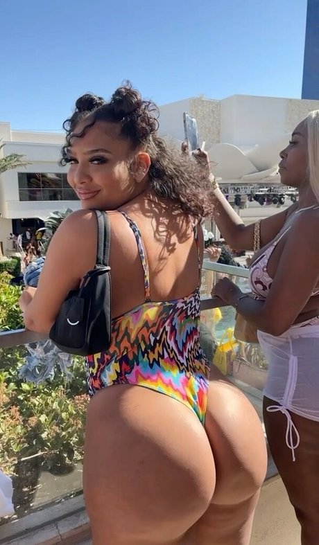 Annamarie Sarai top model picture