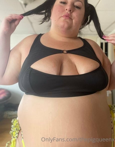 thepigqueenx art model picture