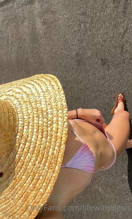 lifewithalexis top model photo