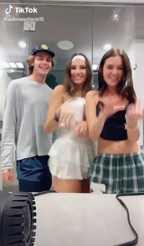 alannawillens15 pornstar beautiful images