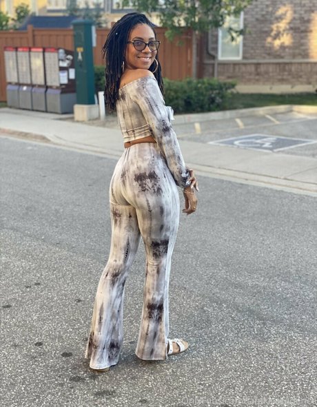 iamkirakadence xxx model galleries