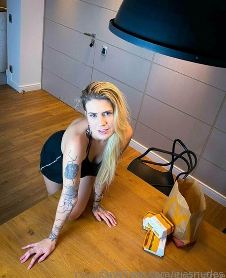 giasnudes Quick model image