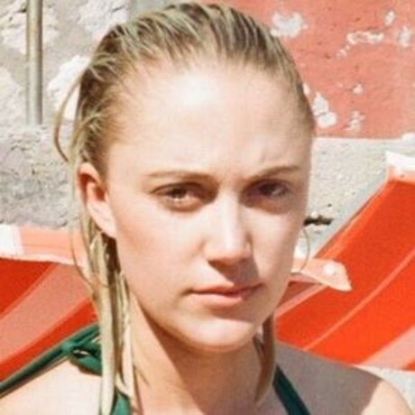 Maika Monroe sexy pornstar pics