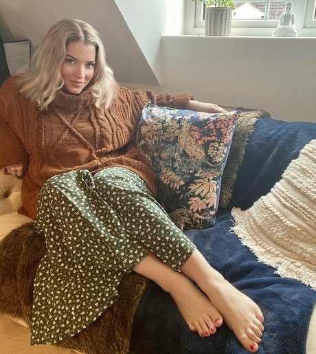 lucyfeetandtoes pornstar adult pictures