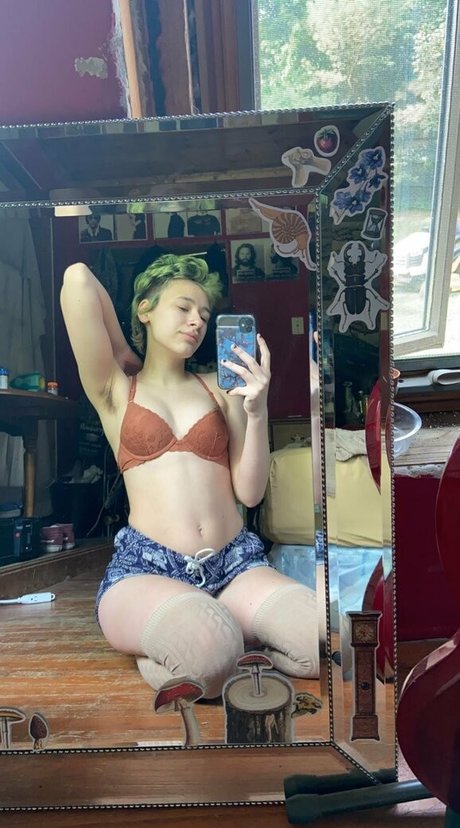 punkfrog star erotic picture