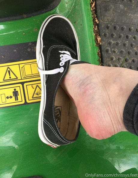 chrissys feet high quality actress pictures