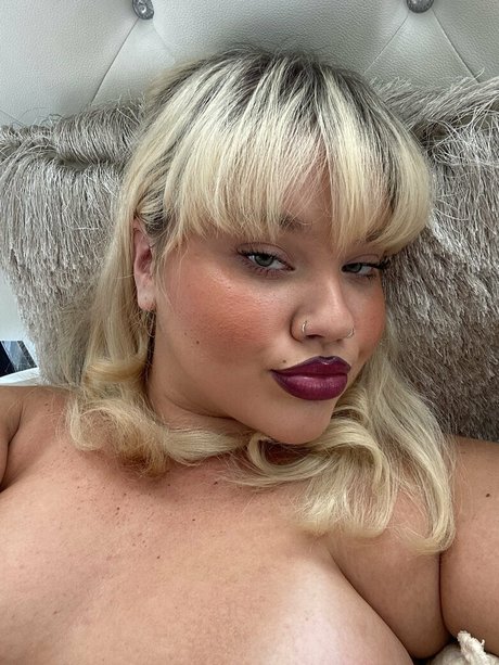 sweetlikesugar999 model naked photo