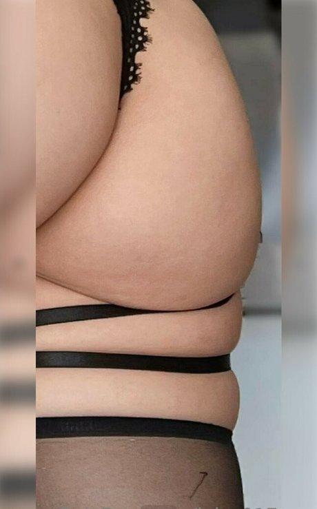 jiaojiaosquats nudes star img