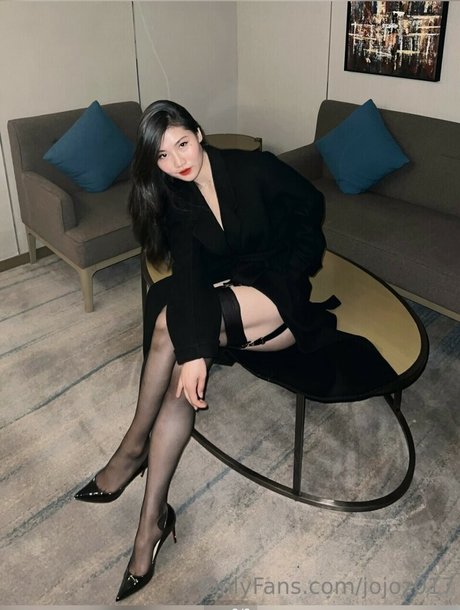 jiaojiaosquats erotic pornstar img