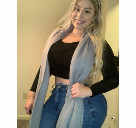 Blondiemami pornstar nude img