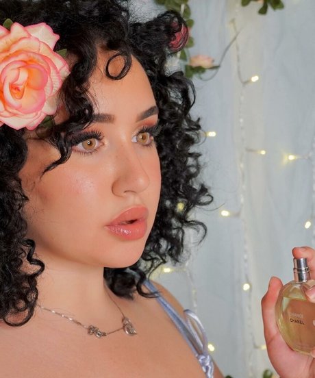 Tana Habibi hot star picture