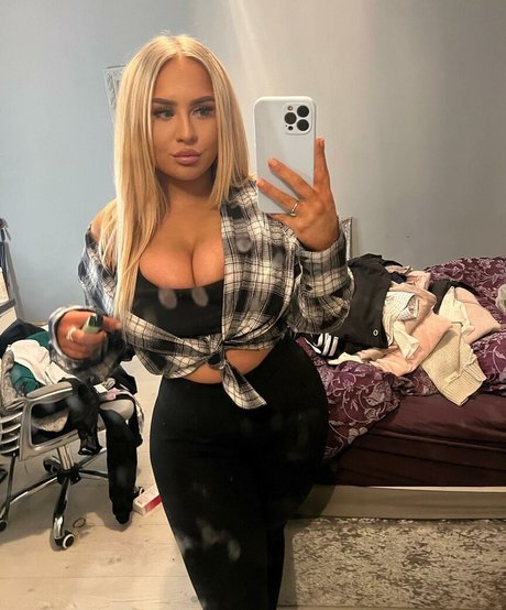 Molly O Shea high quality model picture