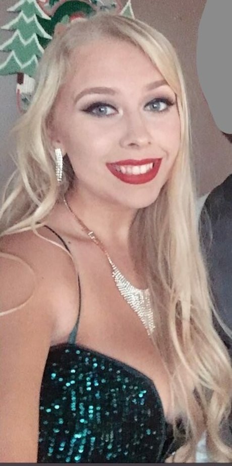 Rhiannon C top actress pic