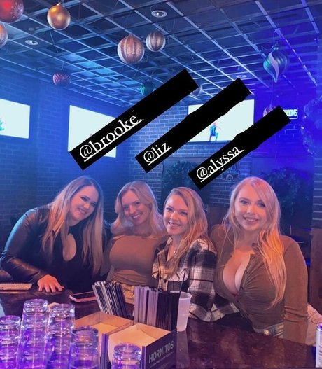 Rhiannon C model naked pictures