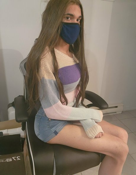 kellyannefemboy model pretty gallery