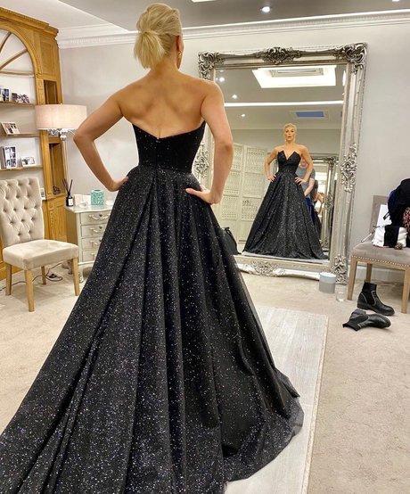 Hannah Waddingham Quick model image