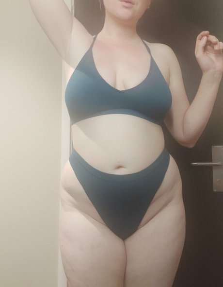 roxystardust nude model archive