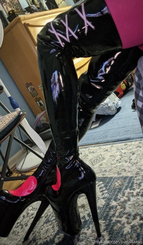 Paralllaxus adult model pictures