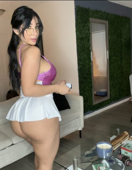 Hinataonig pretty actress gallery