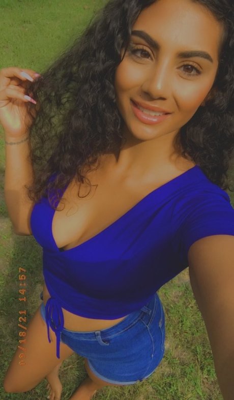 Priya Singh hd star photo