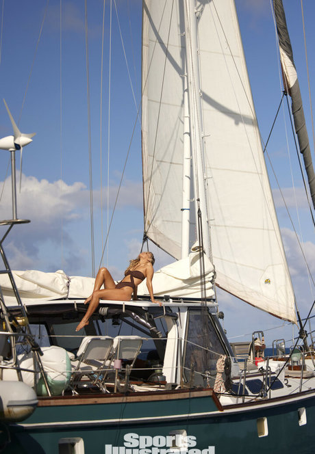 giant onlyfans pornographic image