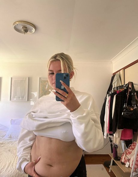 sumbelly star hot image