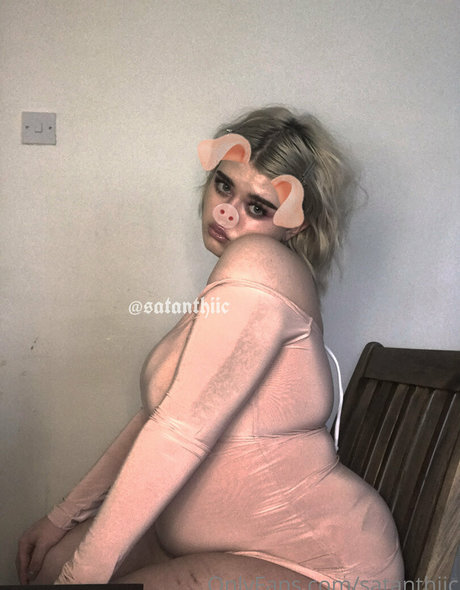 satanthiic nudes actress gallery