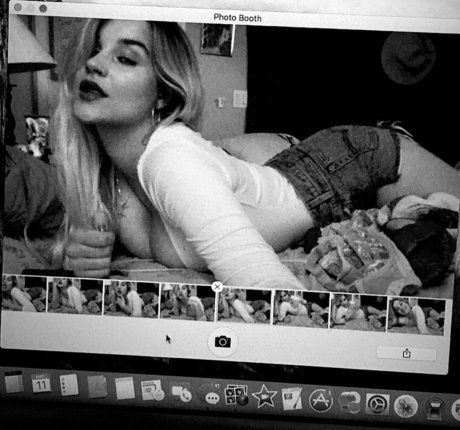 natnevv star sexy pic