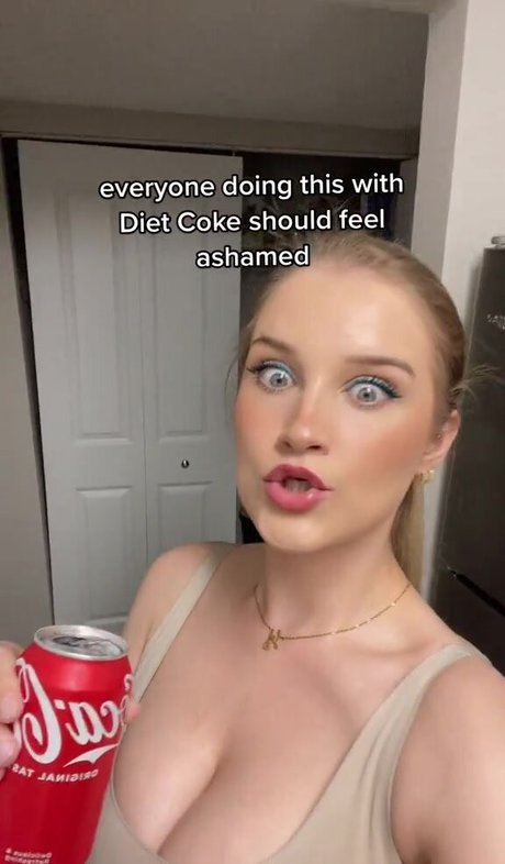 natnevv pretty model photos